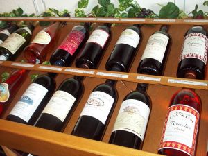 whisky, rhums, chartreuses, cherry rocher,  porto